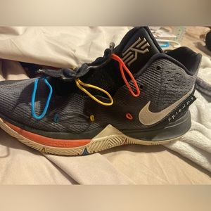 Nike F•R•I•E•N•D•S